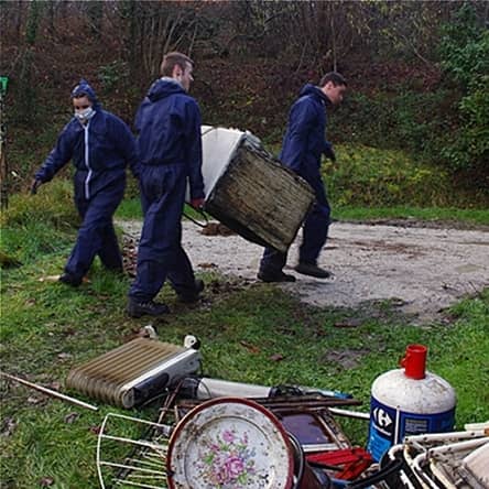 Débarrasseurs en action Débarras à Saint-Malo | Les Compagnons Débarrasseurs